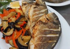 Дорадо с овощами